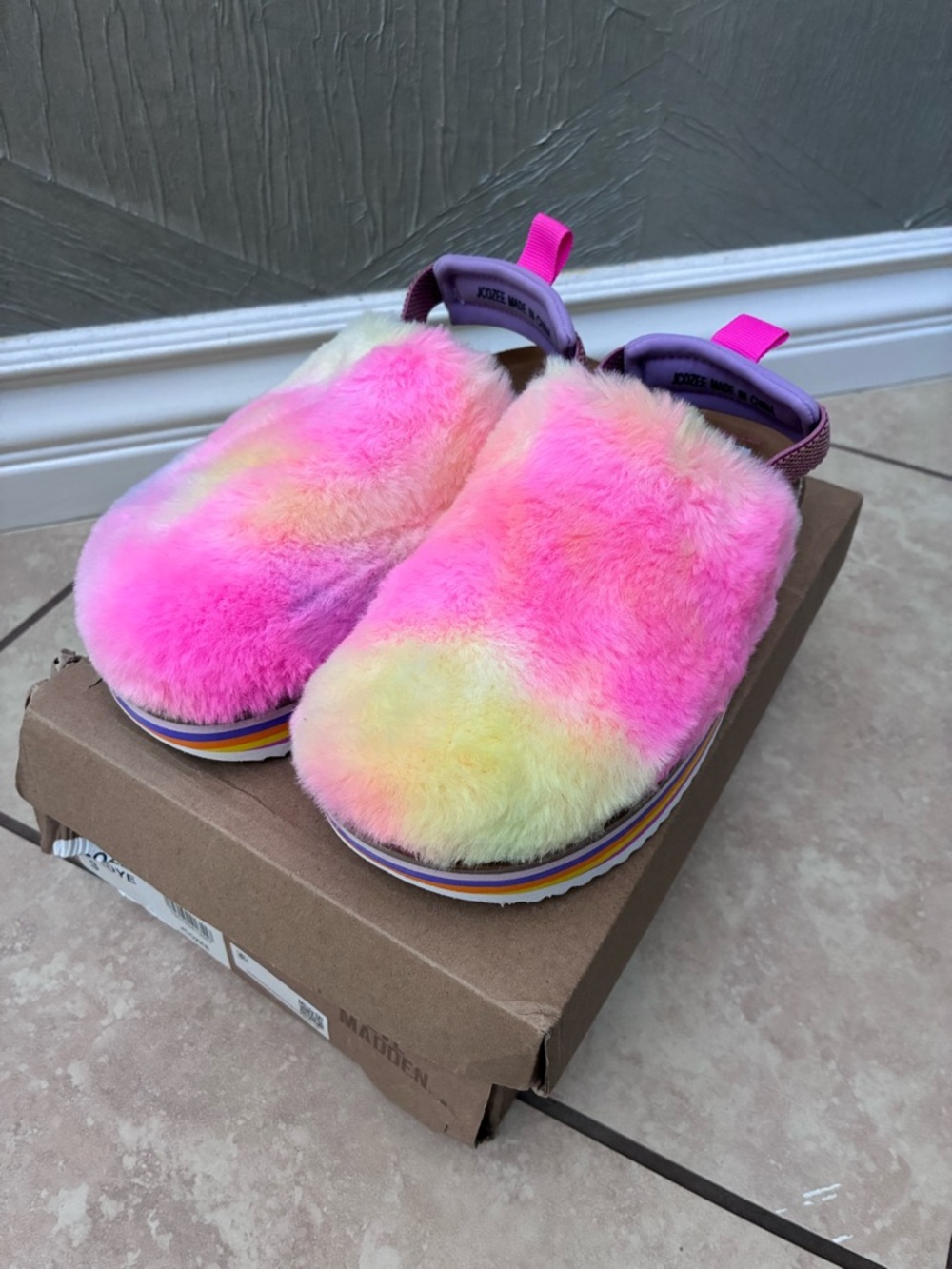 Steve Madden Girls Youth Size 3Y Platform Slippers